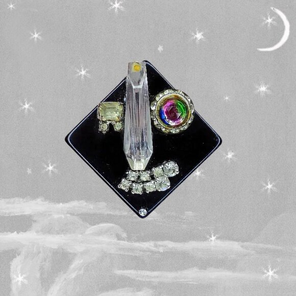 Art Deco Style Funky Face Brooch Made with Vintage ~ Unisex Pin - Picture 1 of 11